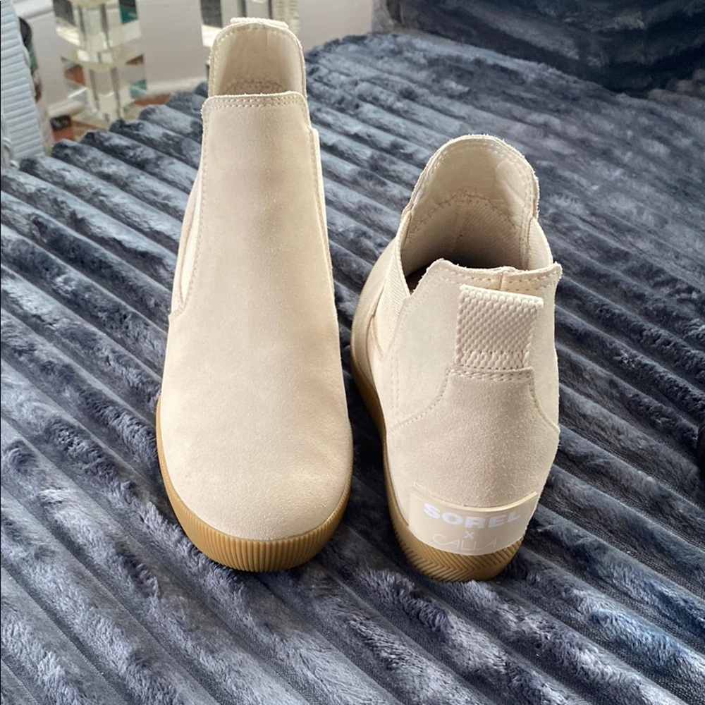 Sorel Out N About slip-on wedge Women’s size 6